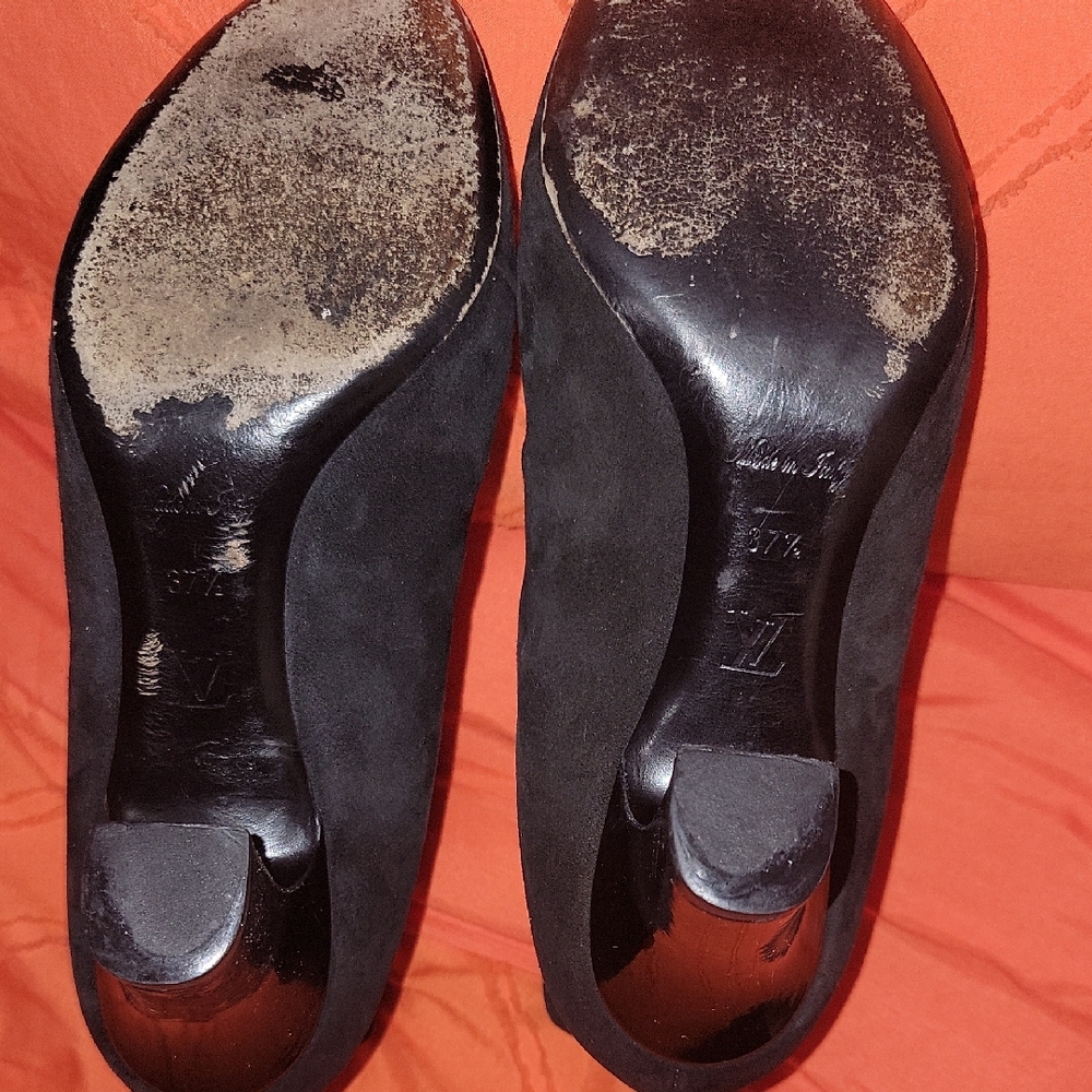 Louis Vuitton Chic Black Suede Booties - Picture 6 of 6